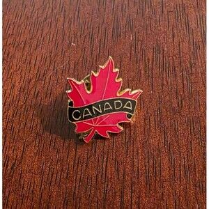Canada Maple Leaf Lapel Hat Tie Pin Souvenir Vintage